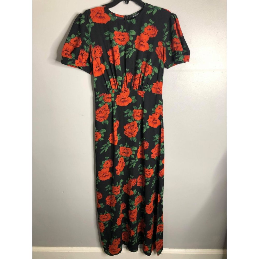 Black and Red‎ floral dress